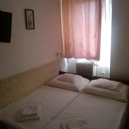Novak Panzio 3*