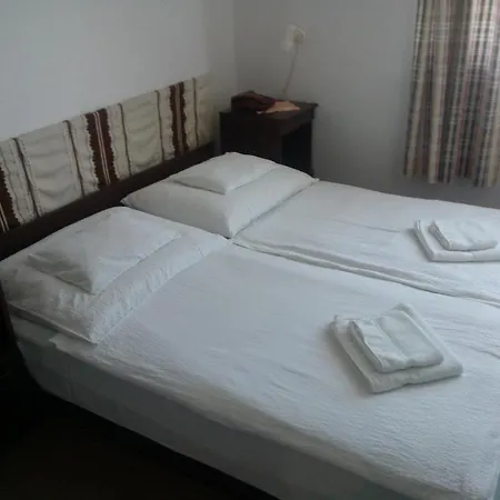 Novak Panzio فندق مبيت وإفطار 3*
